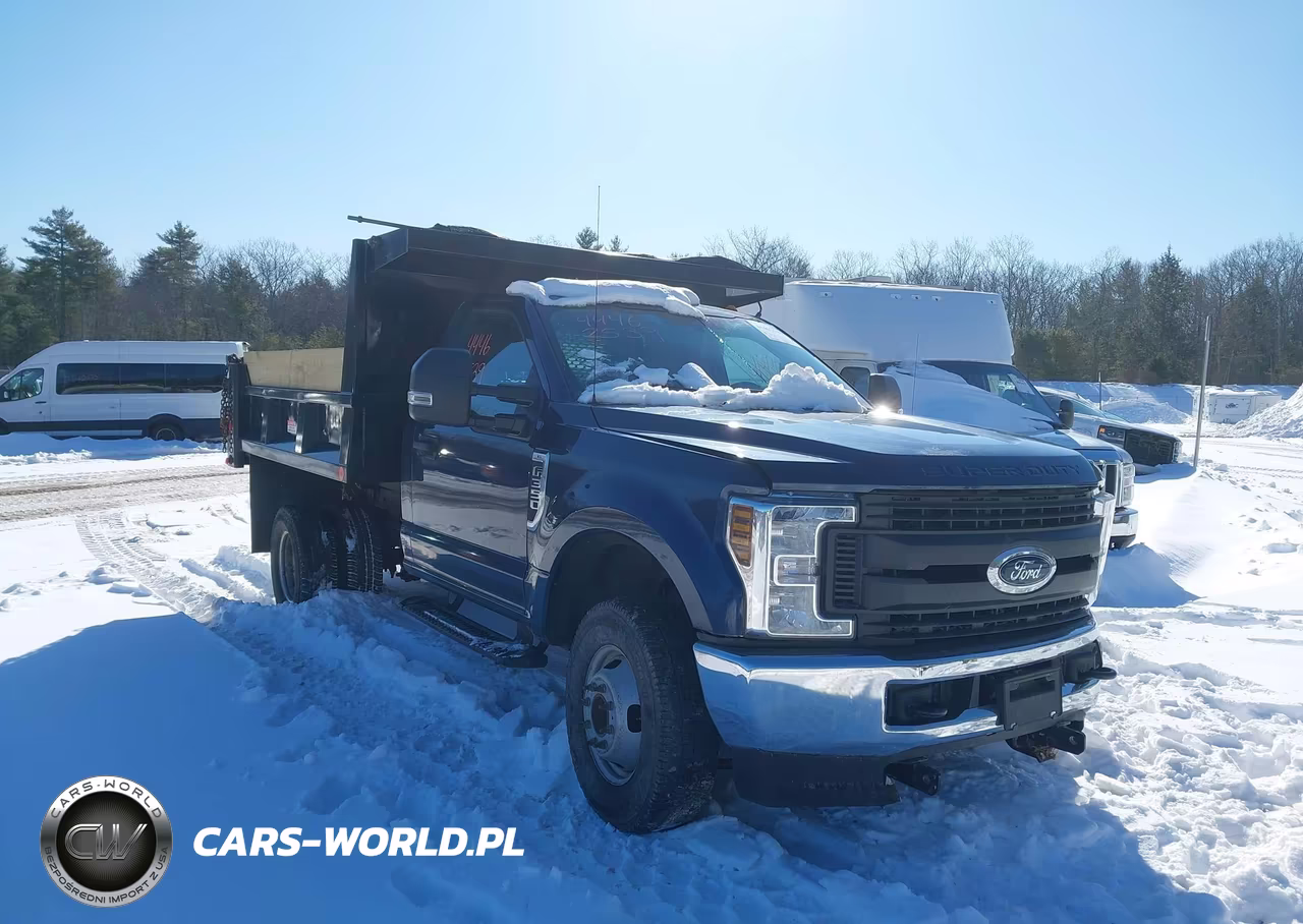 2019 Ford F-350 Chassis Xl