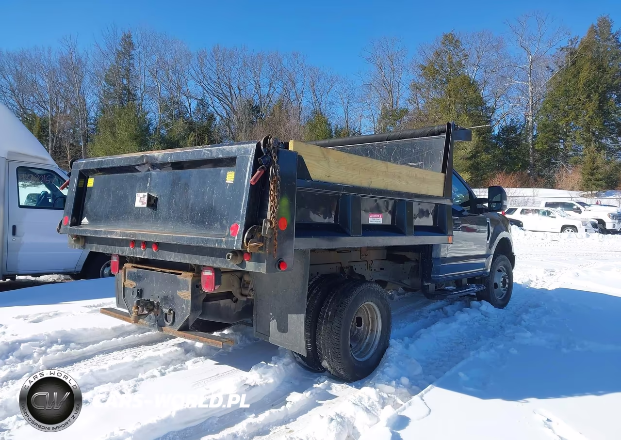 2019 Ford F-350 Chassis Xl VIN:1FDRF3H68KEG79291 - 4
