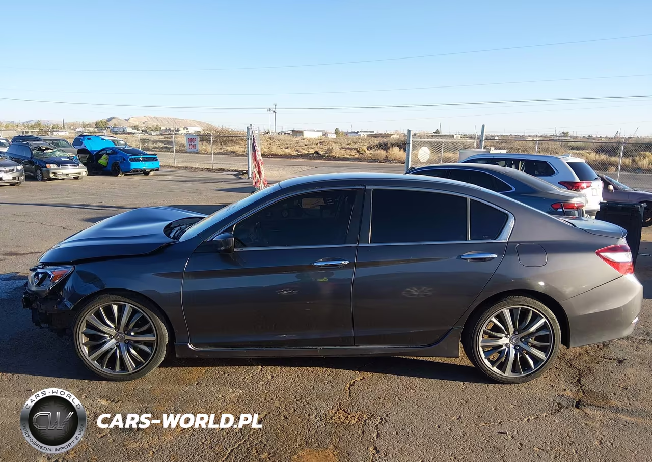 2017 Honda Accord Sport VIN:1HGCR2F50HA080098 - 14