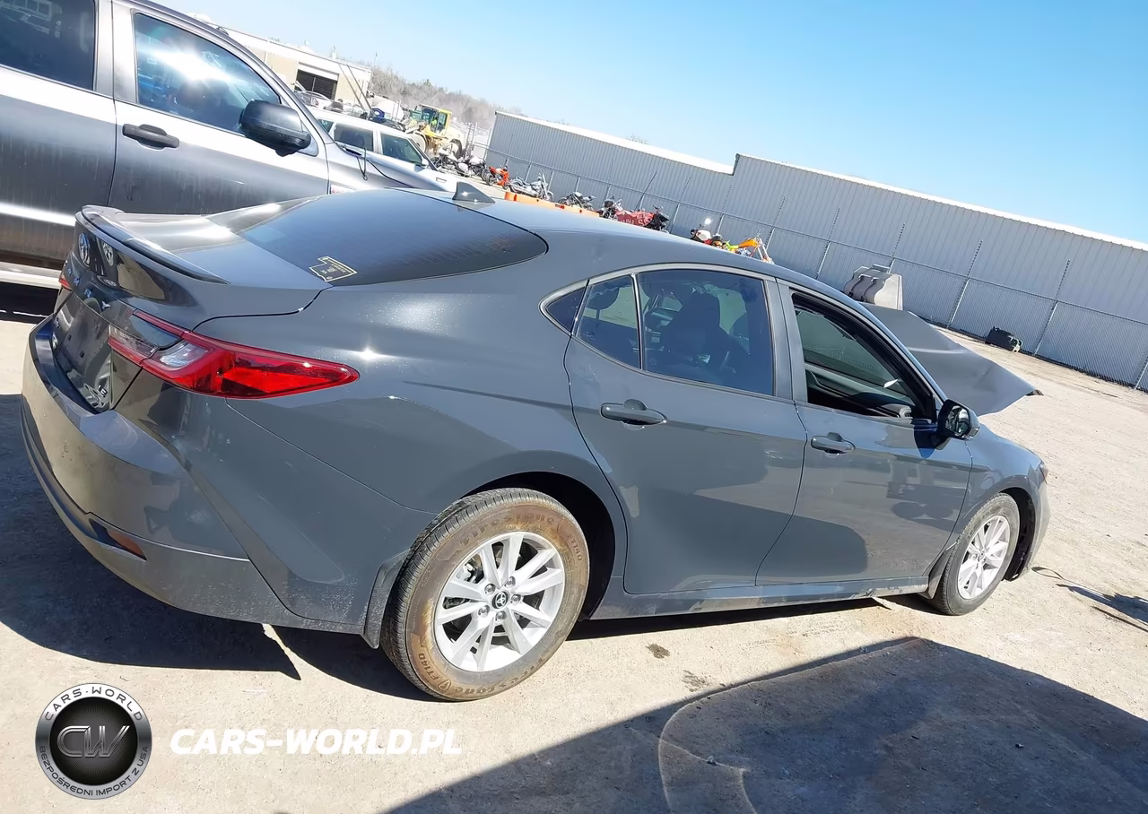 2025 Toyota Camry Le VIN:4T1DAACK0SU154958 - 13