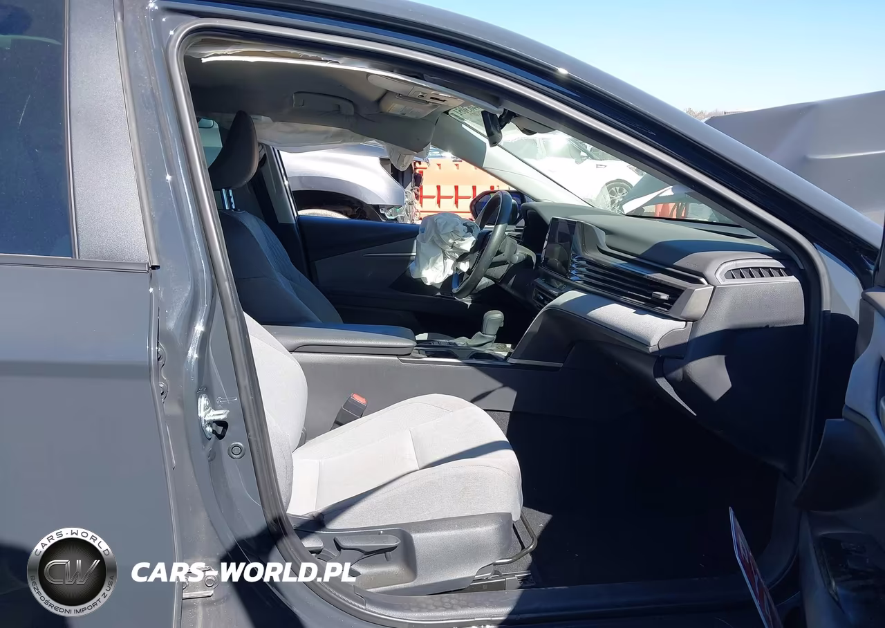 2025 Toyota Camry Le VIN:4T1DAACK0SU154958 - 5