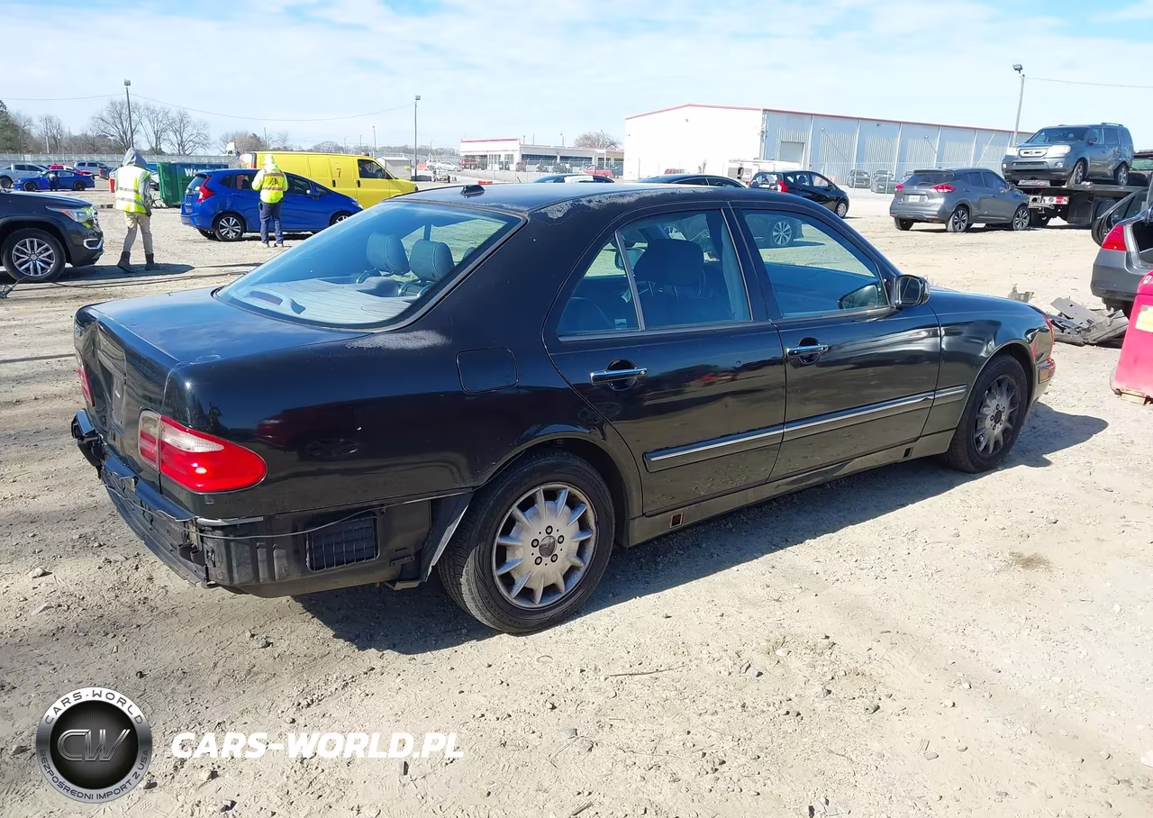 2000 Mercedes-Benz E 320 VIN:WDBJF65J2YB108349 - 4