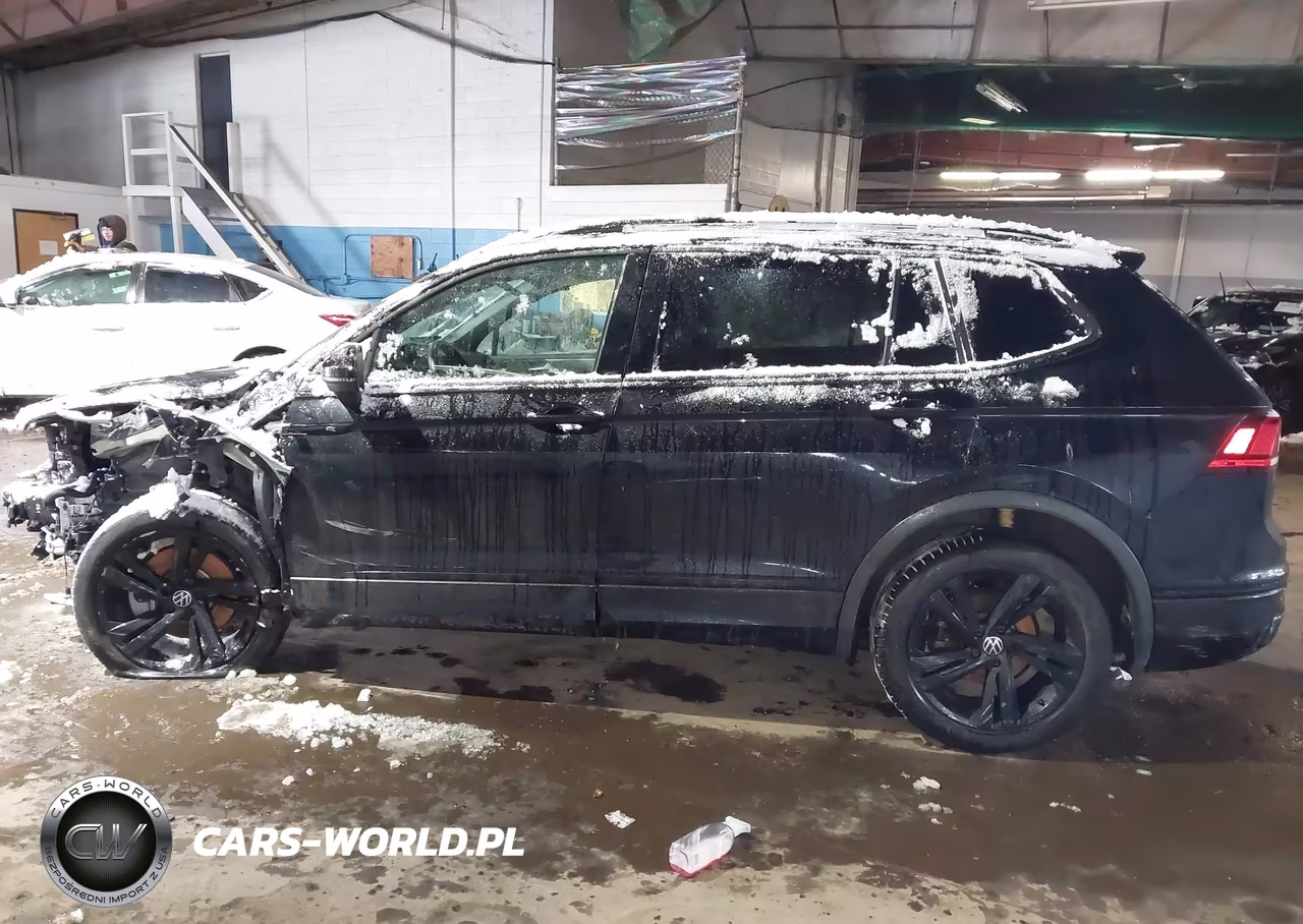 2024 Volkswagen Tiguan 2.0T Se R-Line Black VIN:3VV8B7AX7RM032571 - 14