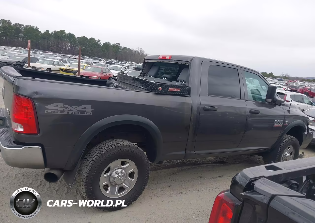 2018 Ram 2500 Tradesman 4X4 6'4 Box VIN:3C6UR5CL6JG308840 - 13