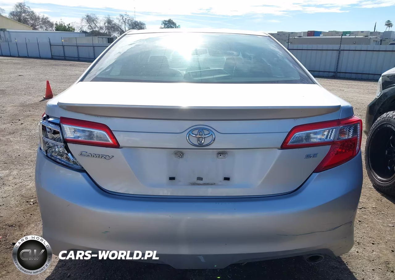2013 Toyota Camry Se VIN:4T1BF1FK5DU205829 - 17