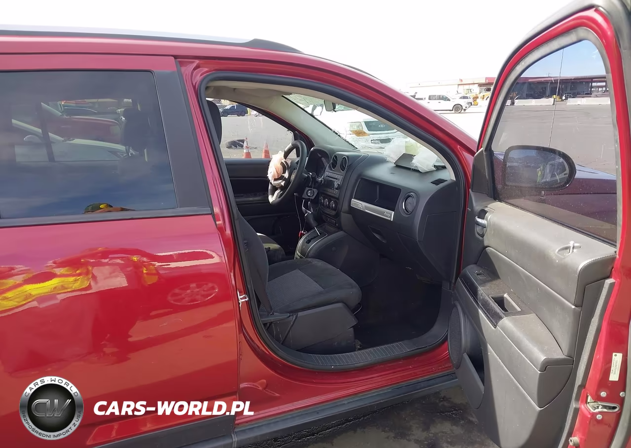 2015 Jeep Compass Sport VIN:1C4NJCBA7FD418468 - 5