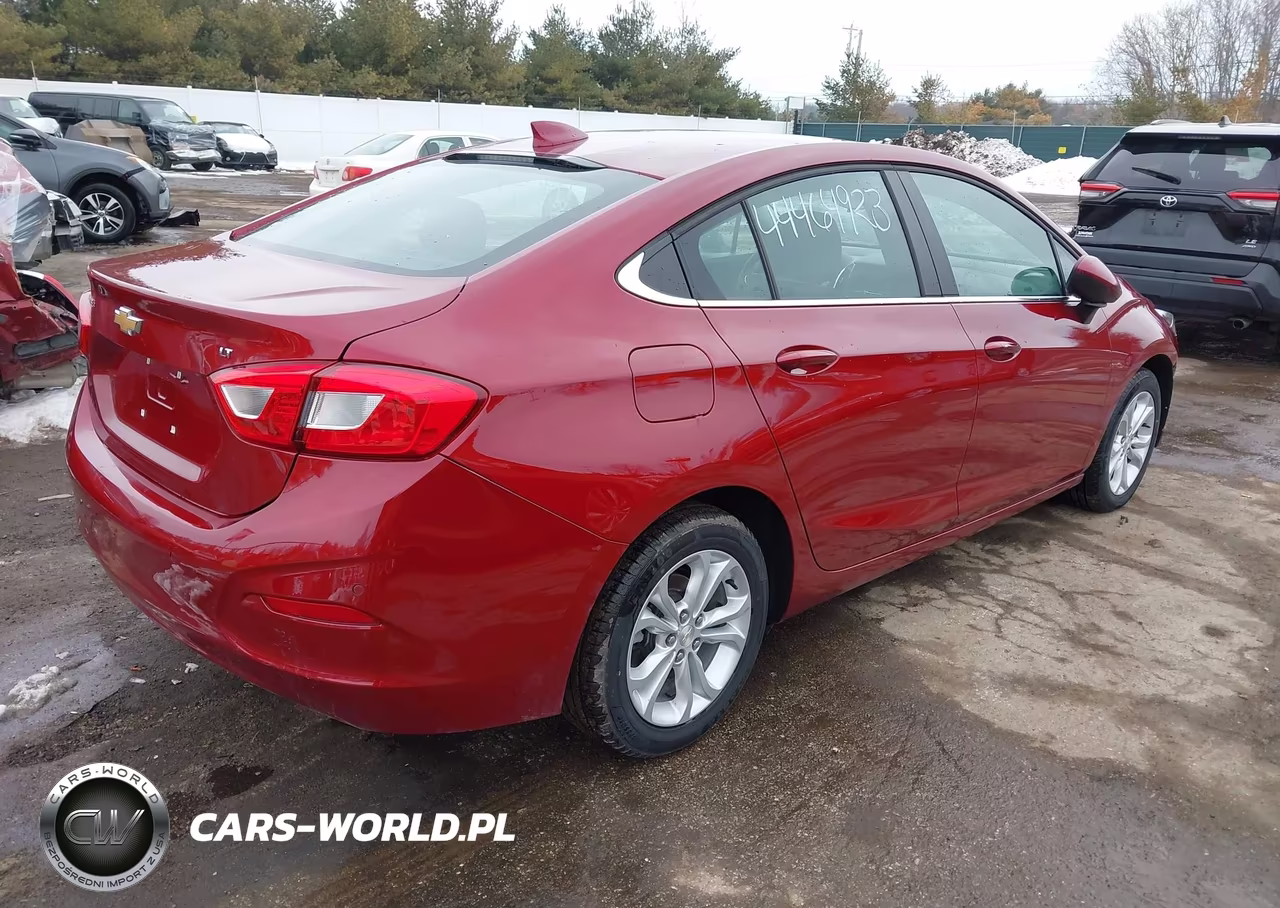 2019 Chevrolet Cruze Lt VIN:1G1BE5SM3K7141932 - 4