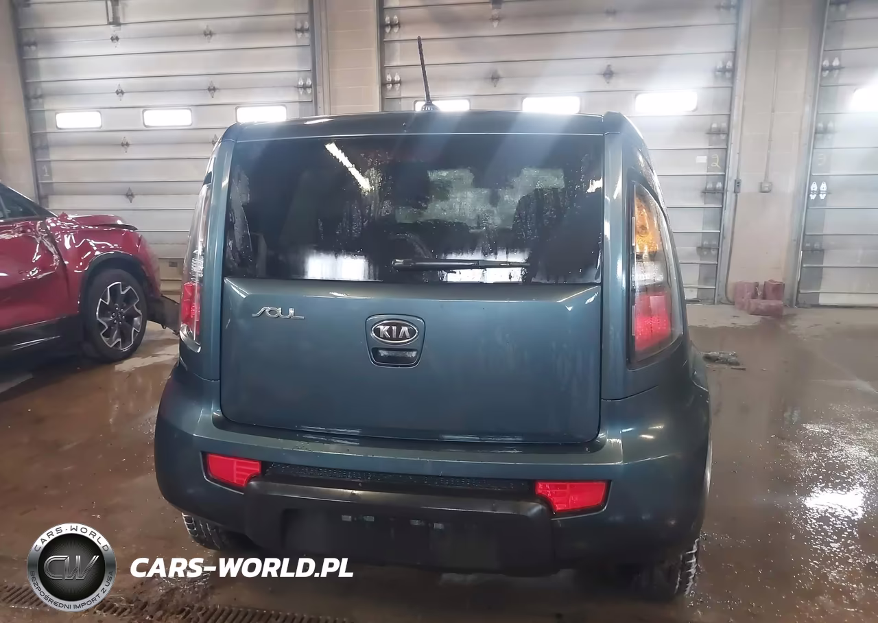 2011 Kia Soul + VIN:KNDJT2A25B7214726 - 17