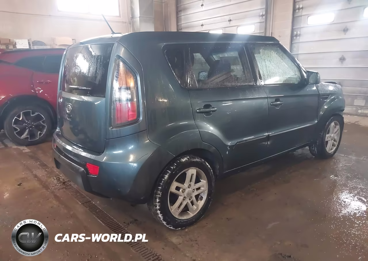 2011 Kia Soul + VIN:KNDJT2A25B7214726 - 4