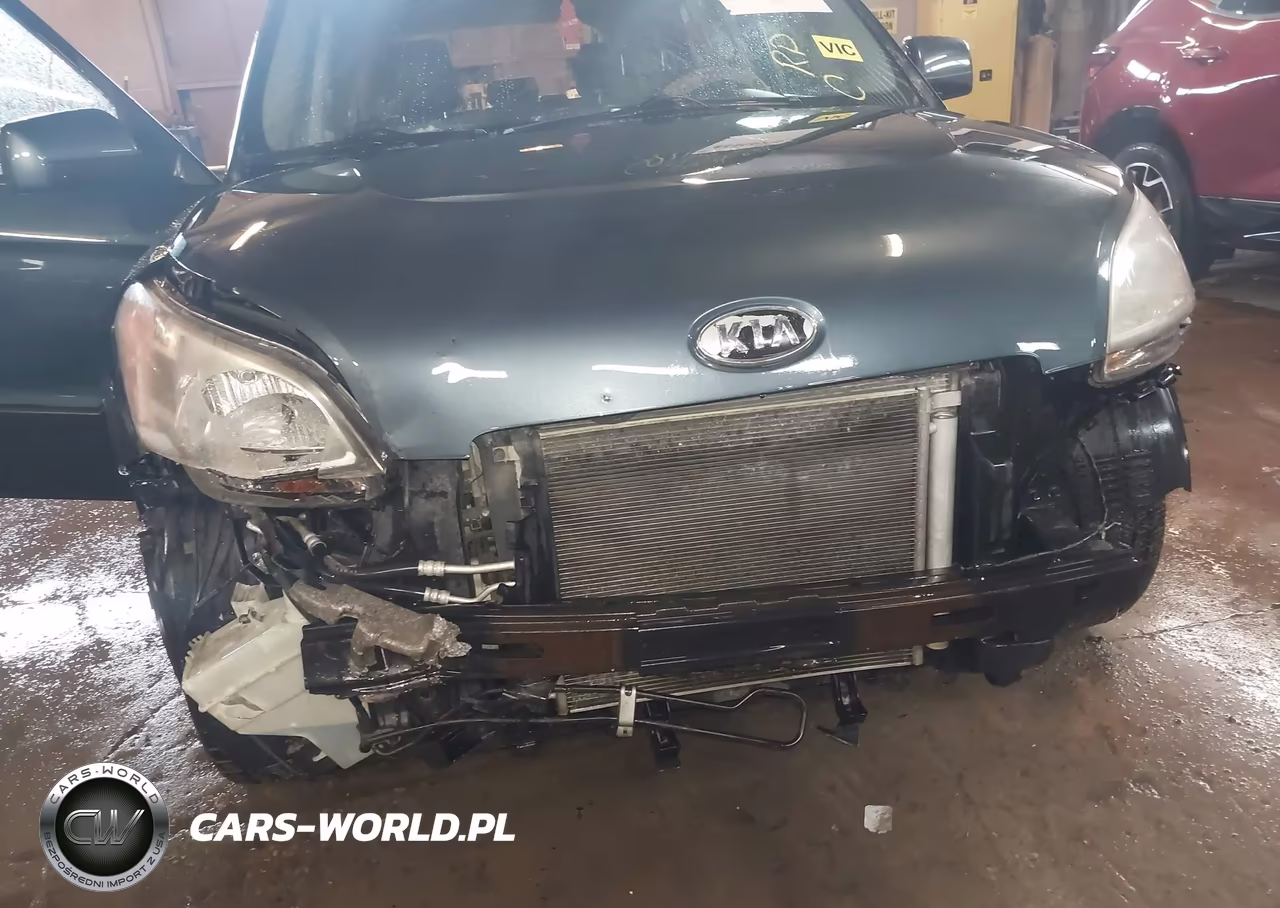 2011 Kia Soul + VIN:KNDJT2A25B7214726 - 6