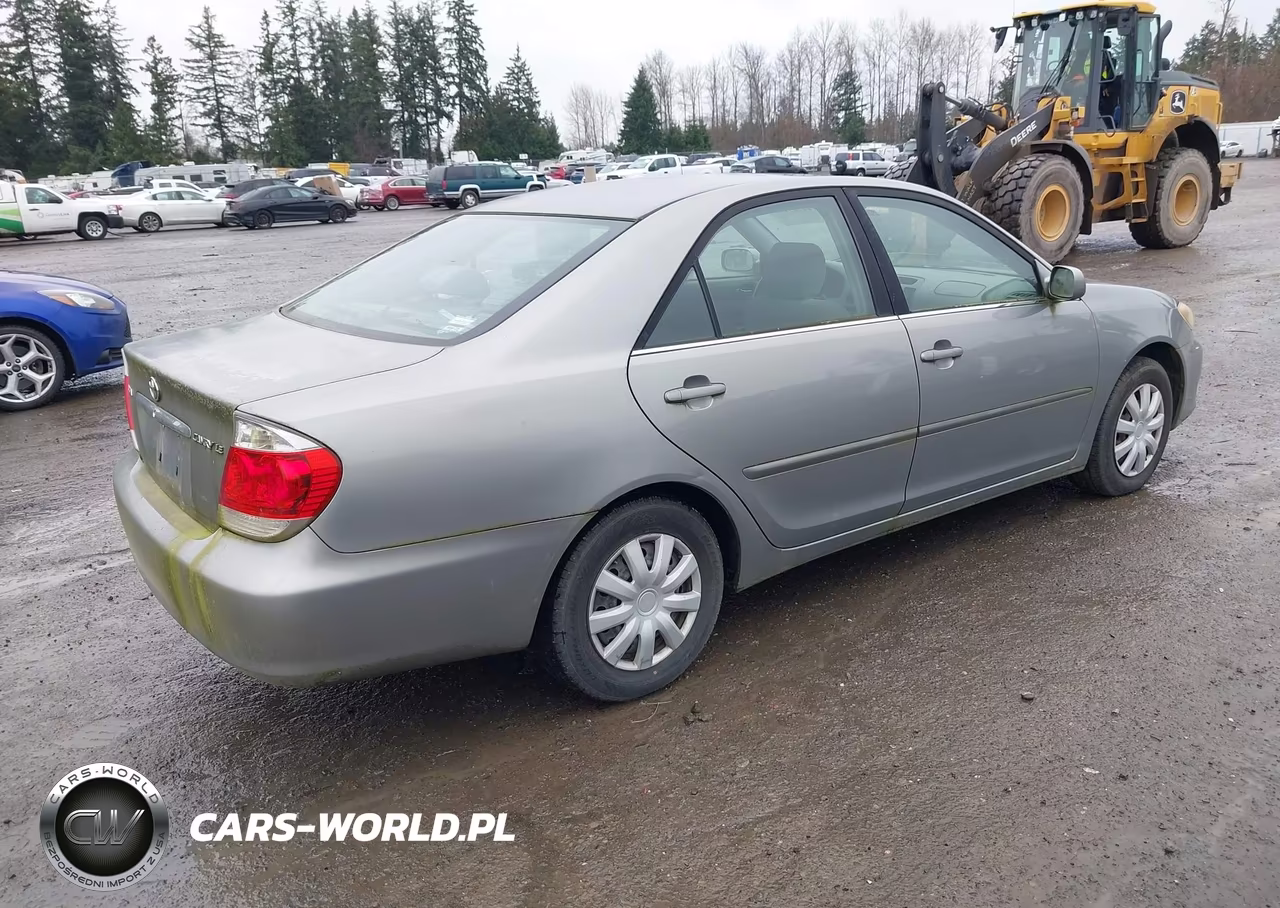 2005 Toyota Camry Le VIN:JTDBE30K353024974 - 4
