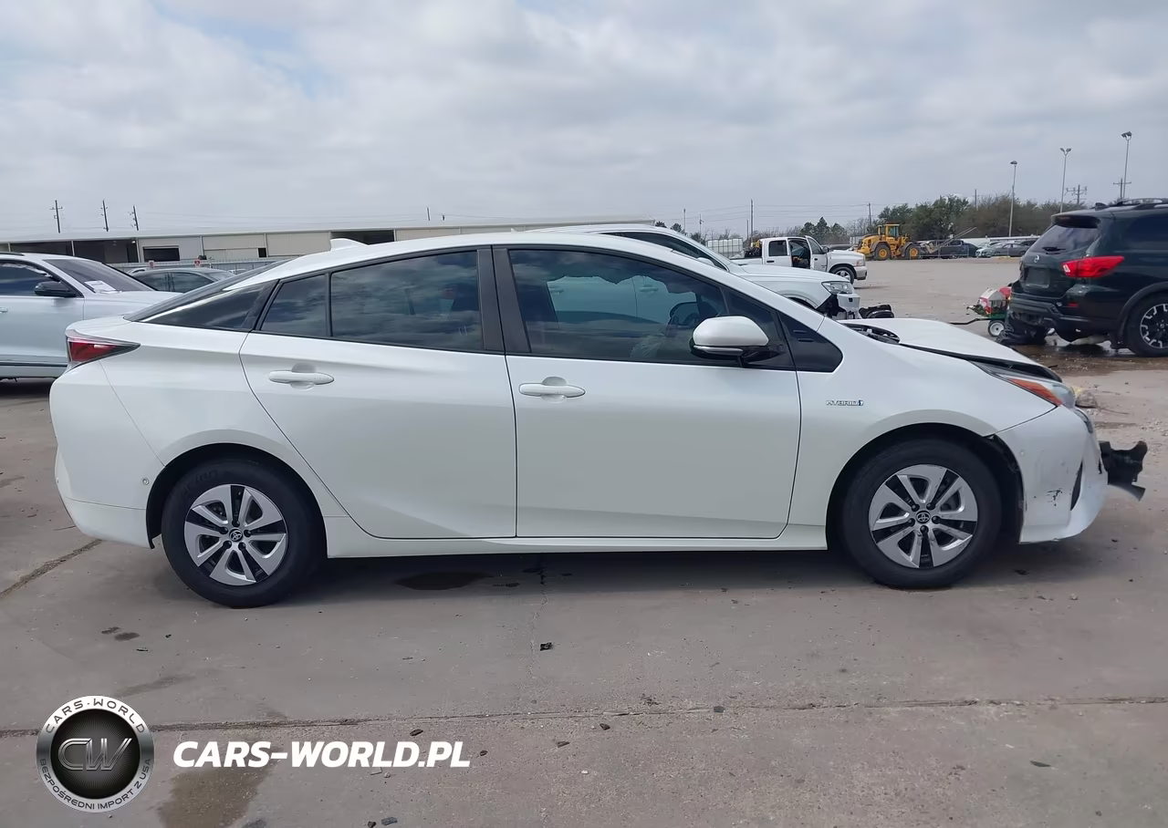 2018 Toyota Prius Two VIN:JTDKBRFU0J3592498 - 13