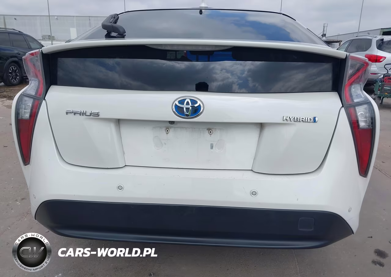2018 Toyota Prius Two VIN:JTDKBRFU0J3592498 - 16