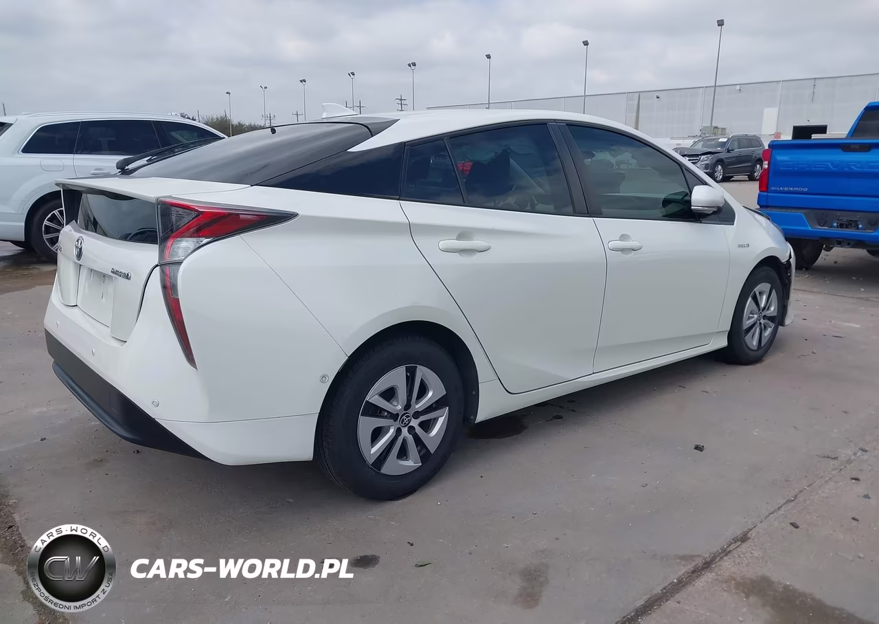 2018 Toyota Prius Two VIN:JTDKBRFU0J3592498 - 4