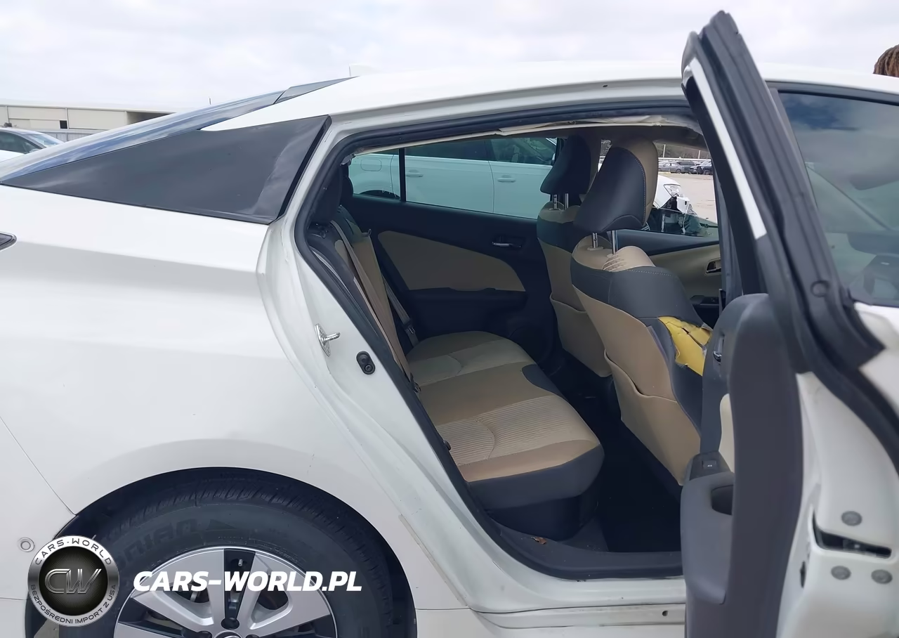 2018 Toyota Prius Two VIN:JTDKBRFU0J3592498 - 8