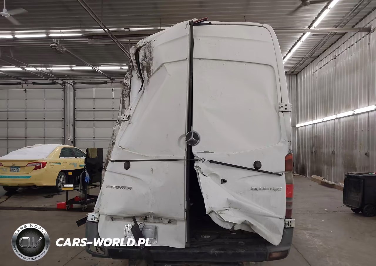 2015 Mercedes-Benz Sprinter 2500 High Roof VIN:WD3PE8DC6F5960481 - 17