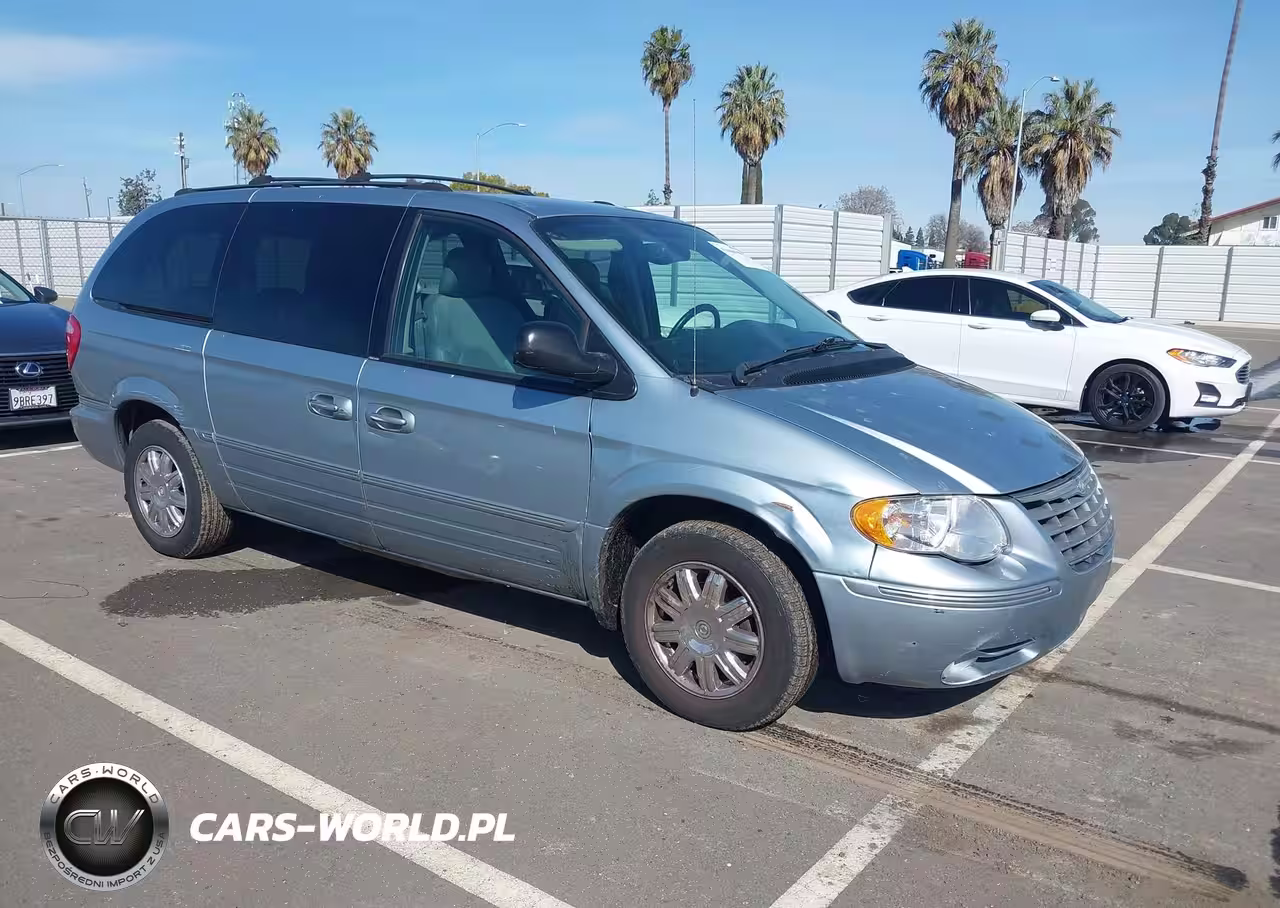 2005 Chrysler Town & Country Limited