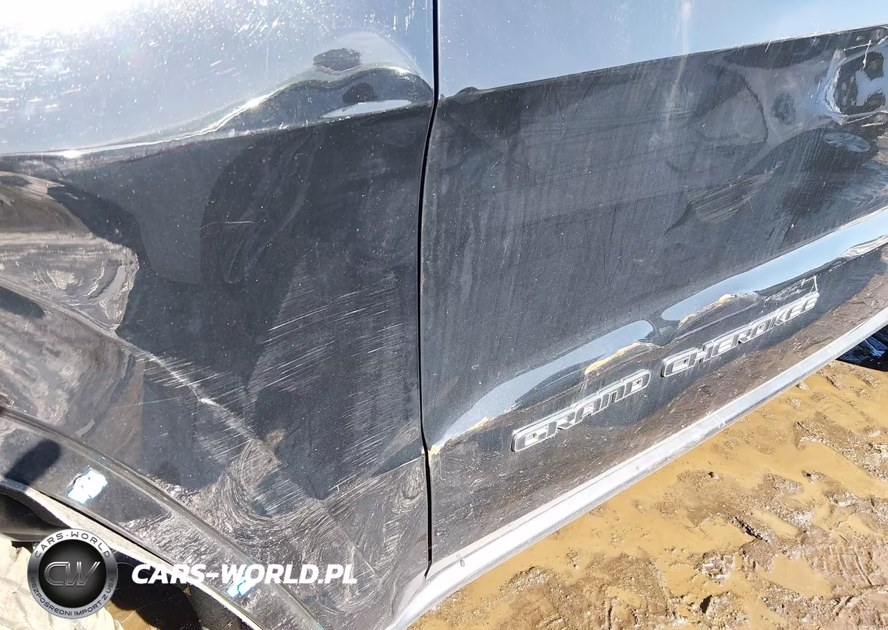 2021 Jeep Grand Cherokee Laredo E 4X4 VIN:1C4RJFAG6MC590096 - 18