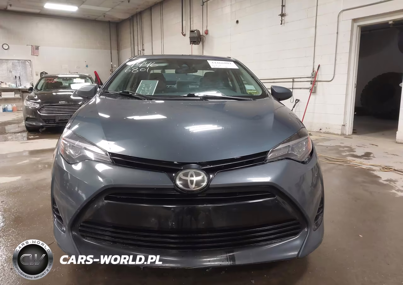 2017 Toyota Corolla Le VIN:2T1BURHE6HC882231 - 12