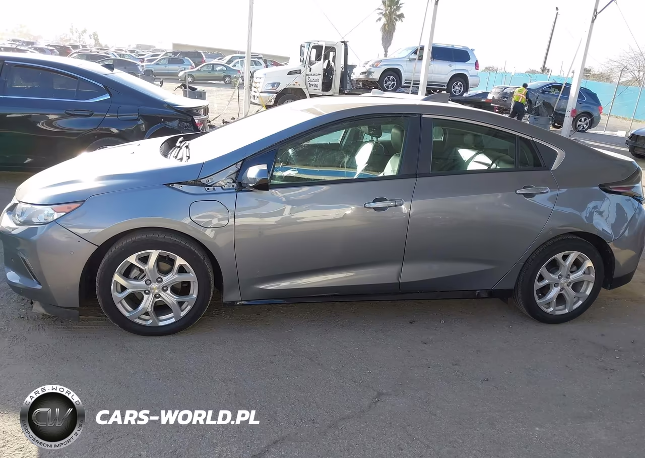 2018 Chevrolet Volt Premier VIN:1G1RB6S51JU145838 - 14