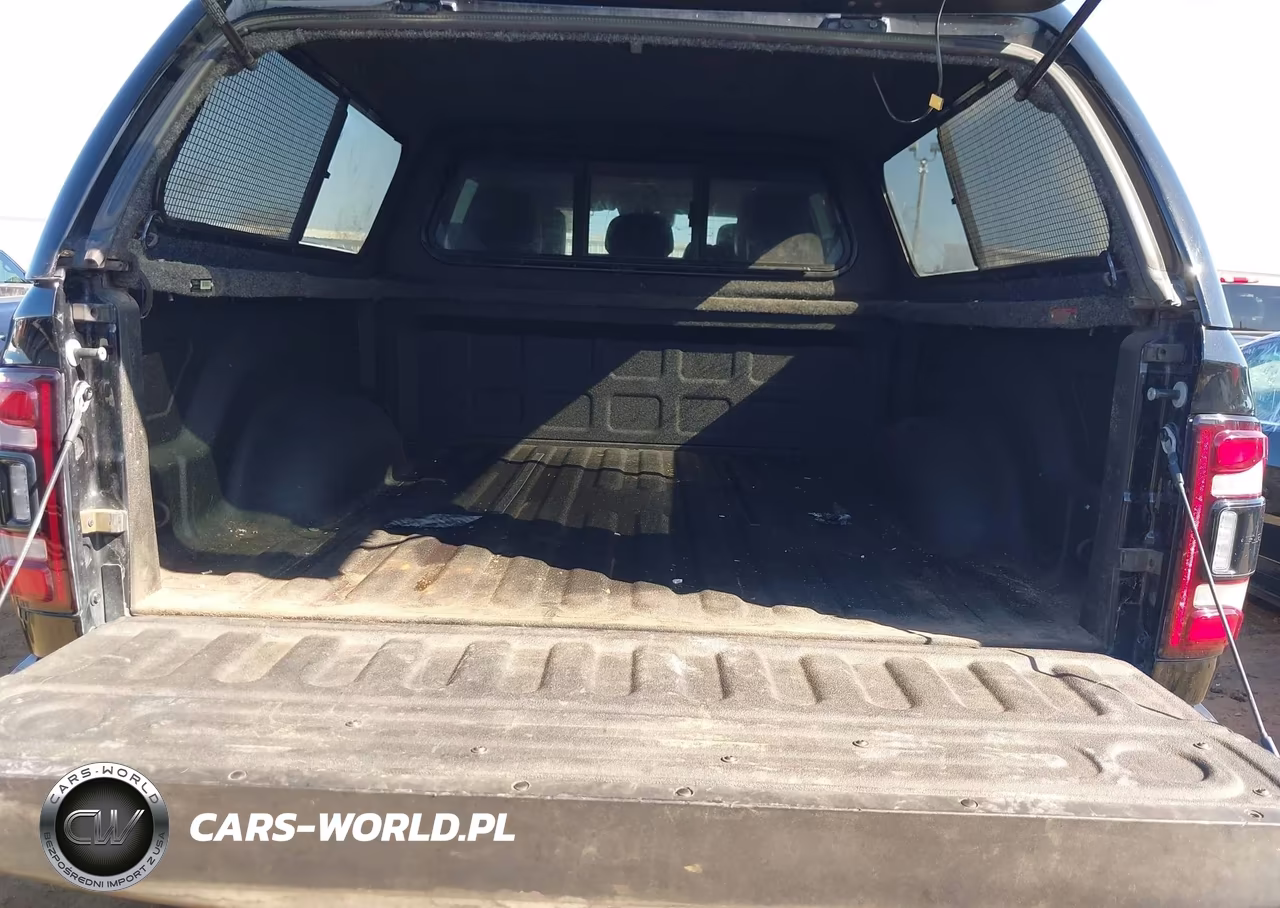 2019 Ram 2500 Laramie 4X4 6'4 Box VIN:3C6UR5NL4KG656389 - 12