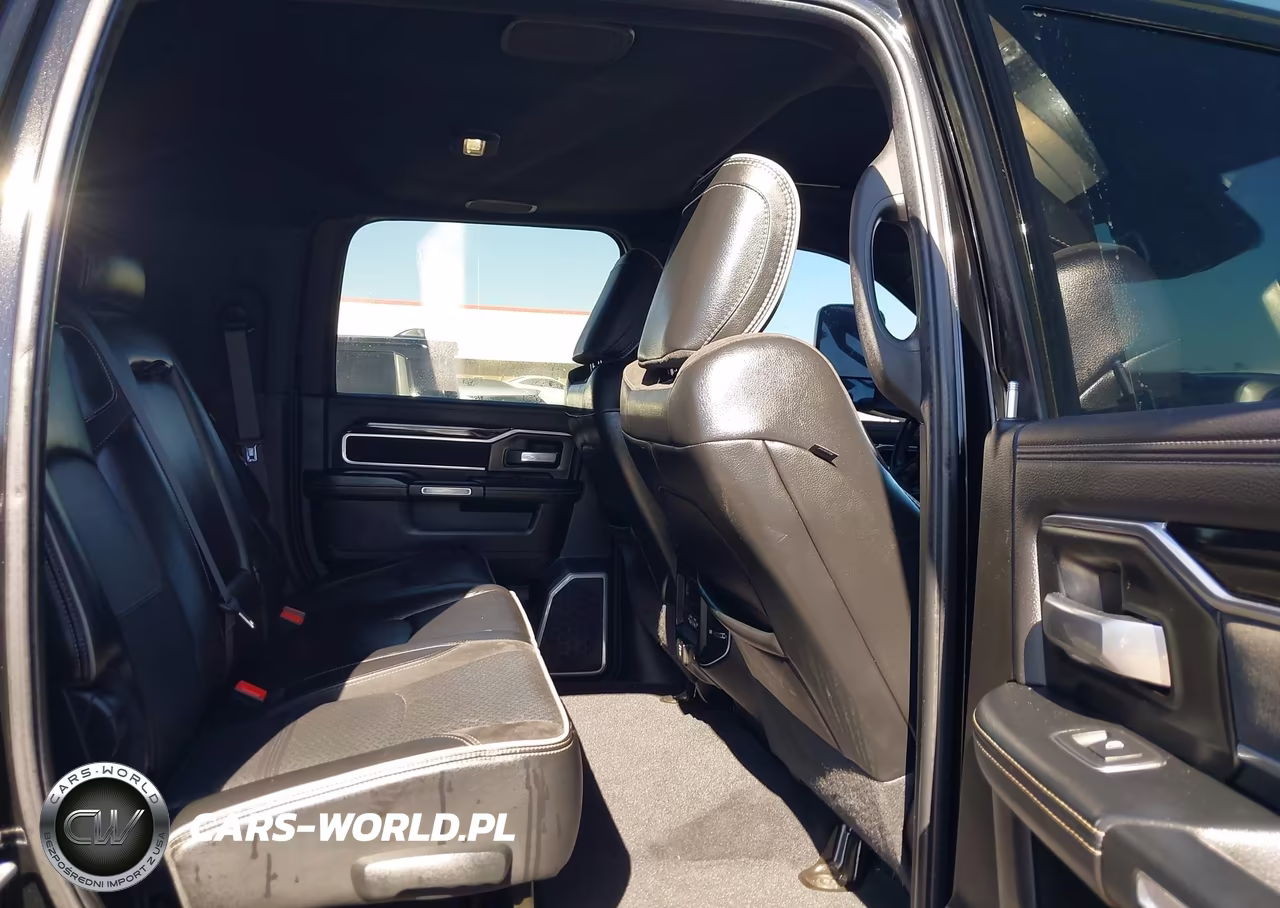 2019 Ram 2500 Laramie 4X4 6'4 Box VIN:3C6UR5NL4KG656389 - 8