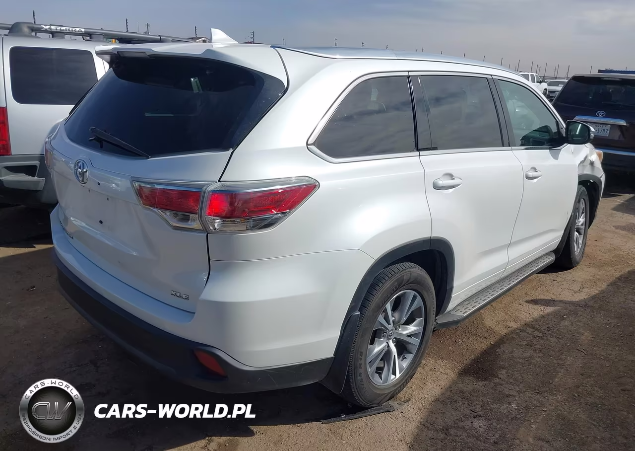 2015 Toyota Highlander Xle V6 VIN:5TDKKRFH9FS076794 - 4