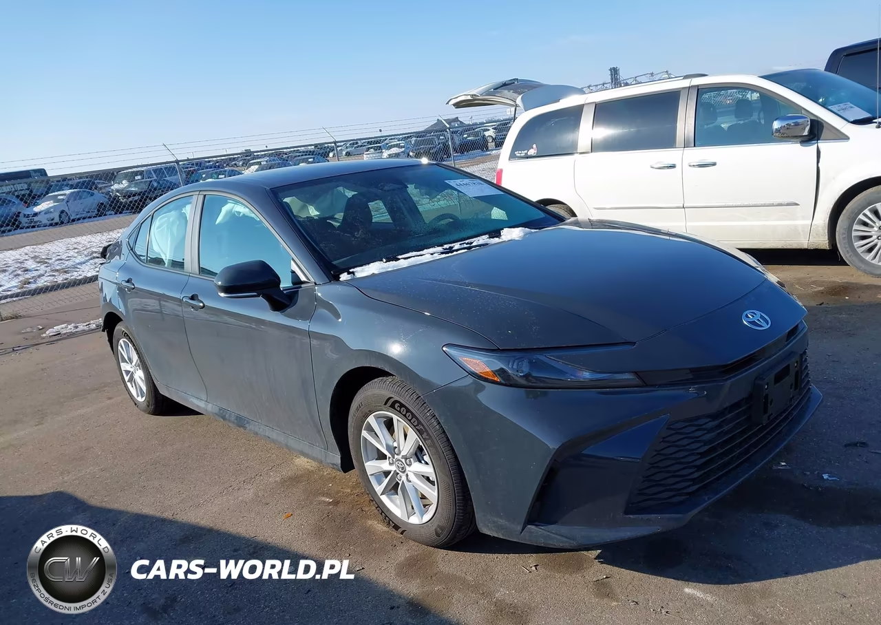 2025 Toyota Camry Le – zdjęcie 1 z 16