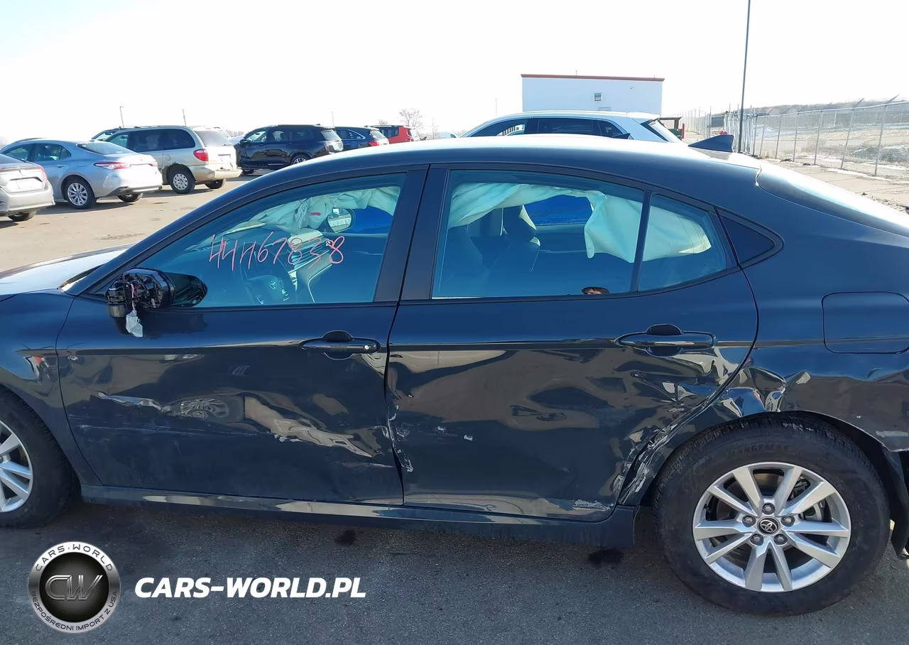 2025 Toyota Camry Le VIN:4T1DAACK6SU200938 - 14