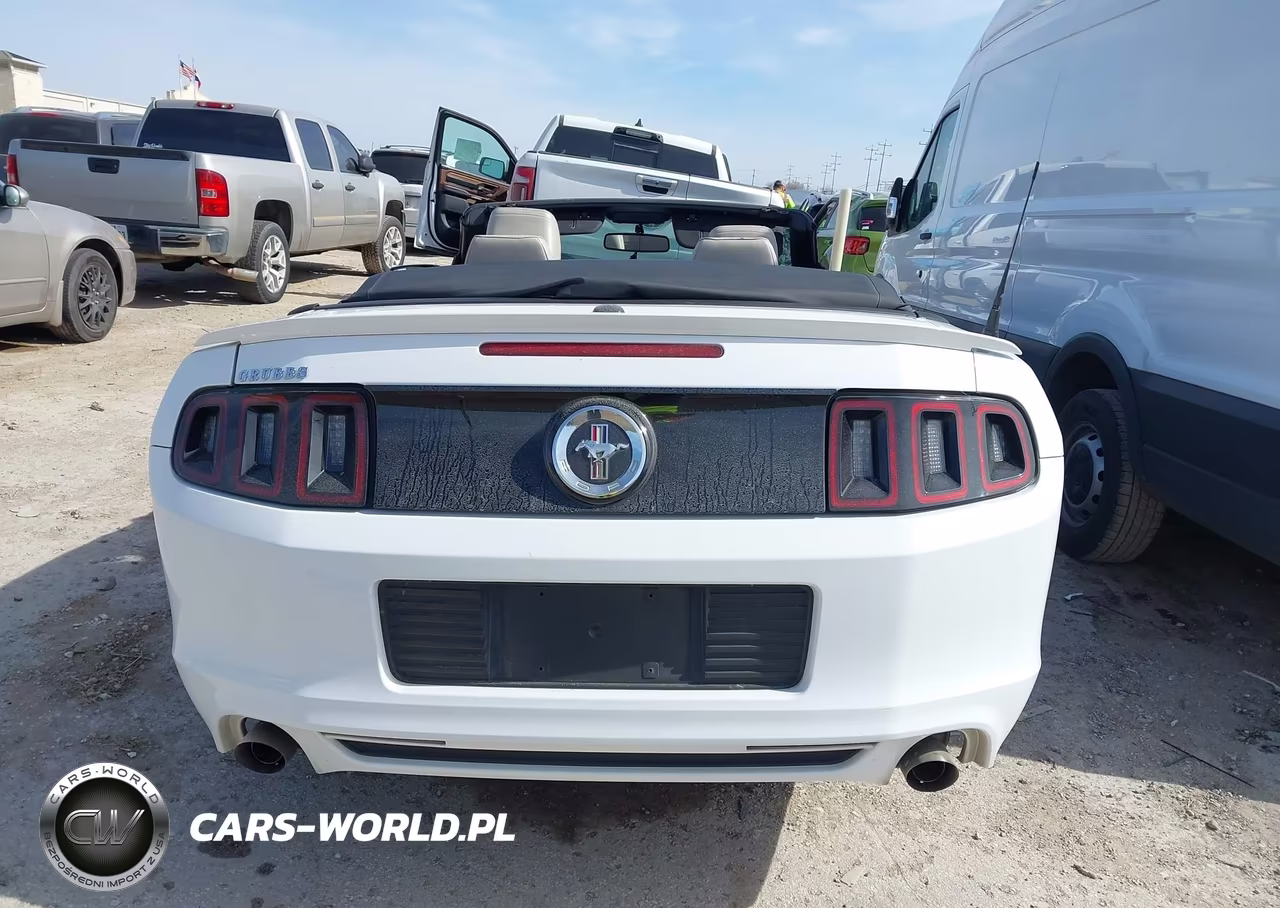 2014 Ford Mustang V6 Premium VIN:1ZVBP8EM9E5296349 - 15