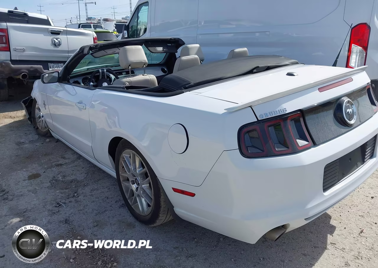 2014 Ford Mustang V6 Premium VIN:1ZVBP8EM9E5296349 - 3