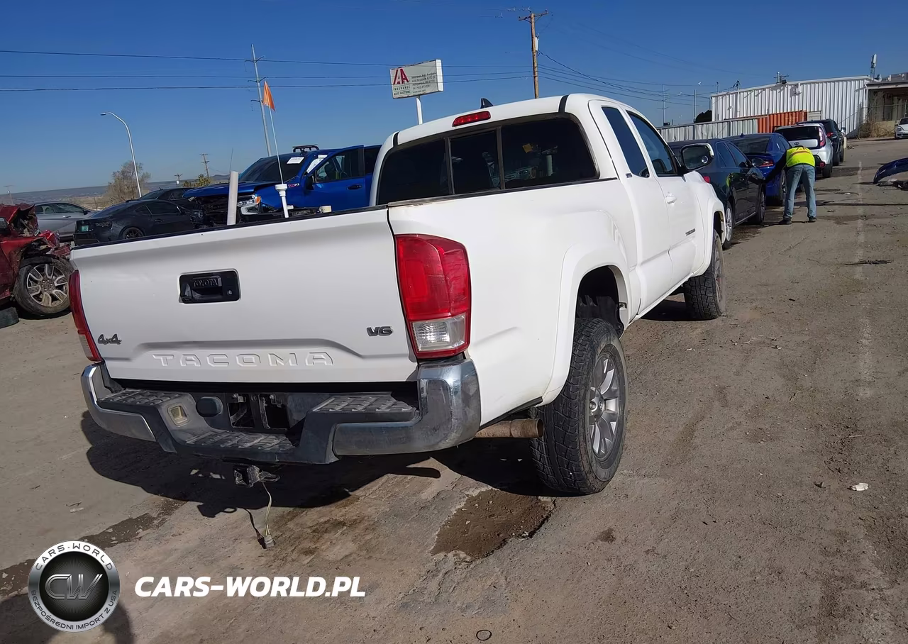 2017 Toyota Tacoma Sr5 V6 VIN:5TFSZ5AN9HX070539 - 4
