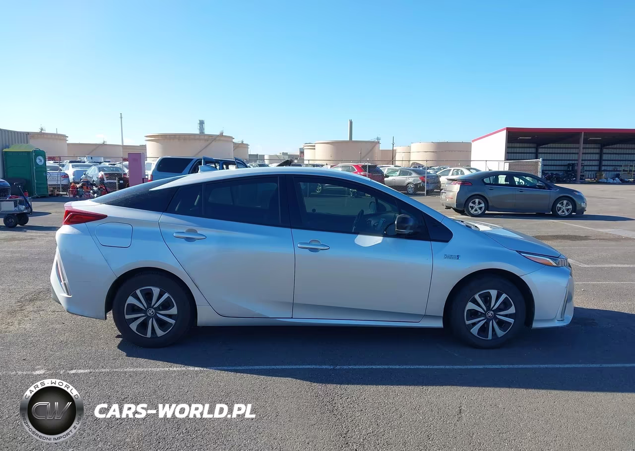 2018 Toyota Prius Prime Premium VIN:JTDKARFP9J3081434 - 13