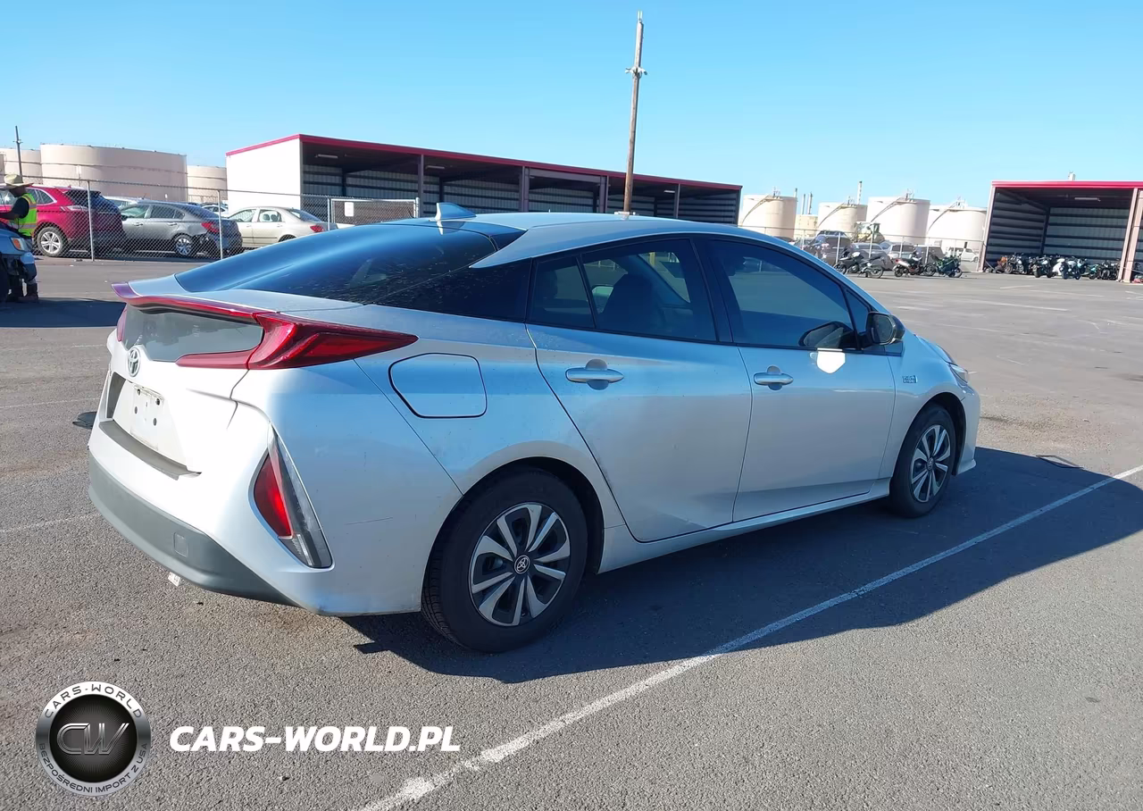 2018 Toyota Prius Prime Premium VIN:JTDKARFP9J3081434 - 4