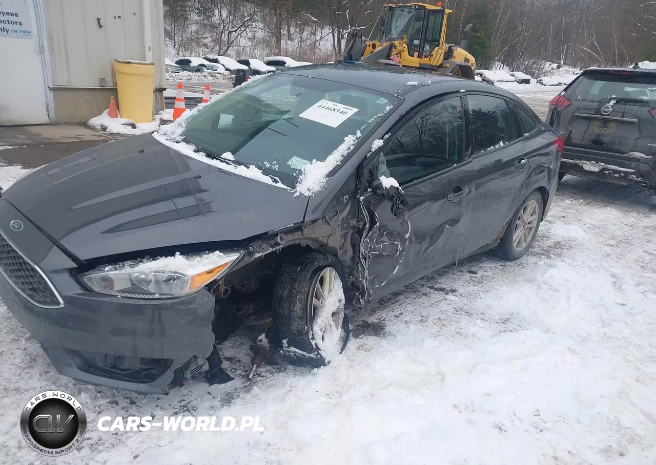 2017 Ford Focus Se VIN:1FADP3F22HL326423 - 2
