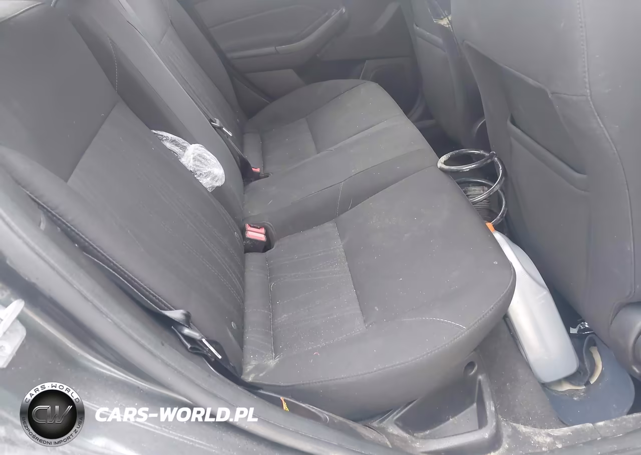 2017 Ford Focus Se VIN:1FADP3F22HL326423 - 8