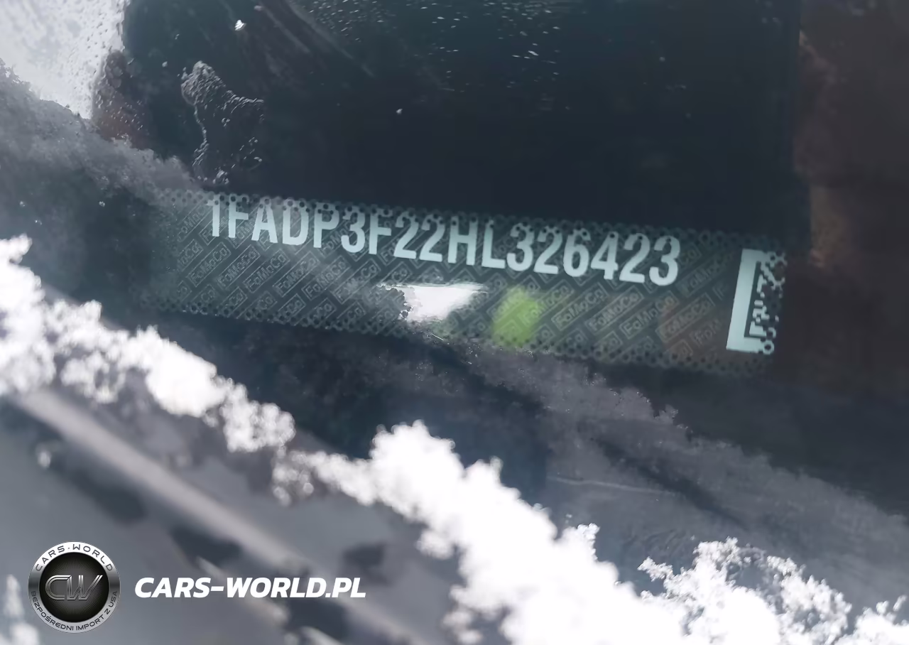 2017 Ford Focus Se VIN:1FADP3F22HL326423 - 9