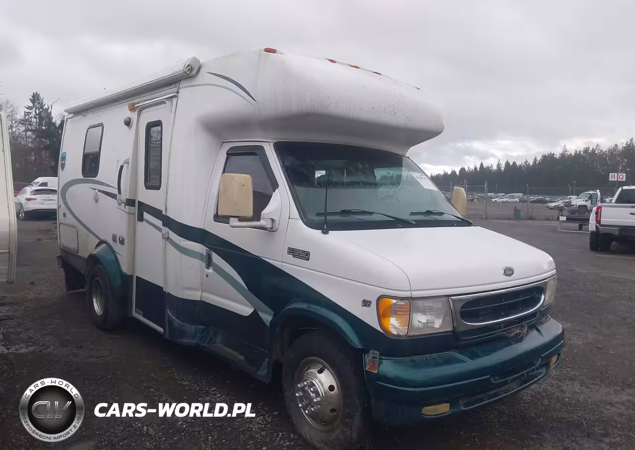 2001 Ford E-350 Cutaway Standard