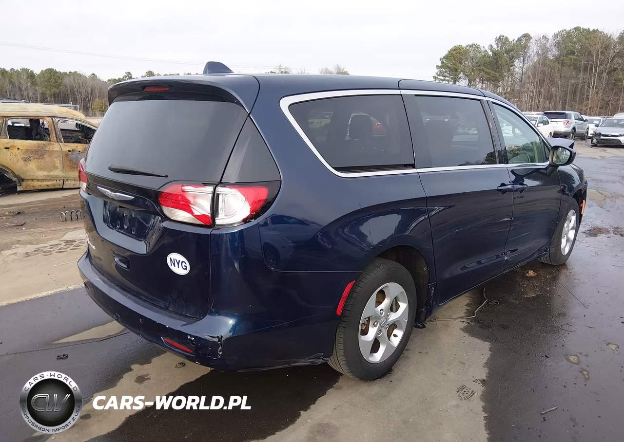 2017 Chrysler Pacifica Lx VIN:2C4RC1CG1HR521551 - 4