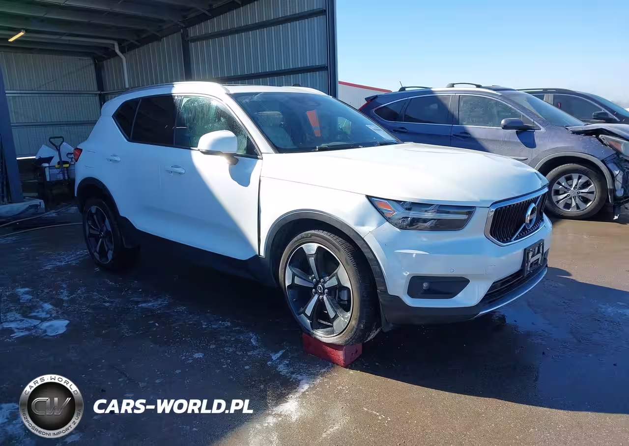 2021 Volvo Xc40 T5 Momentum
