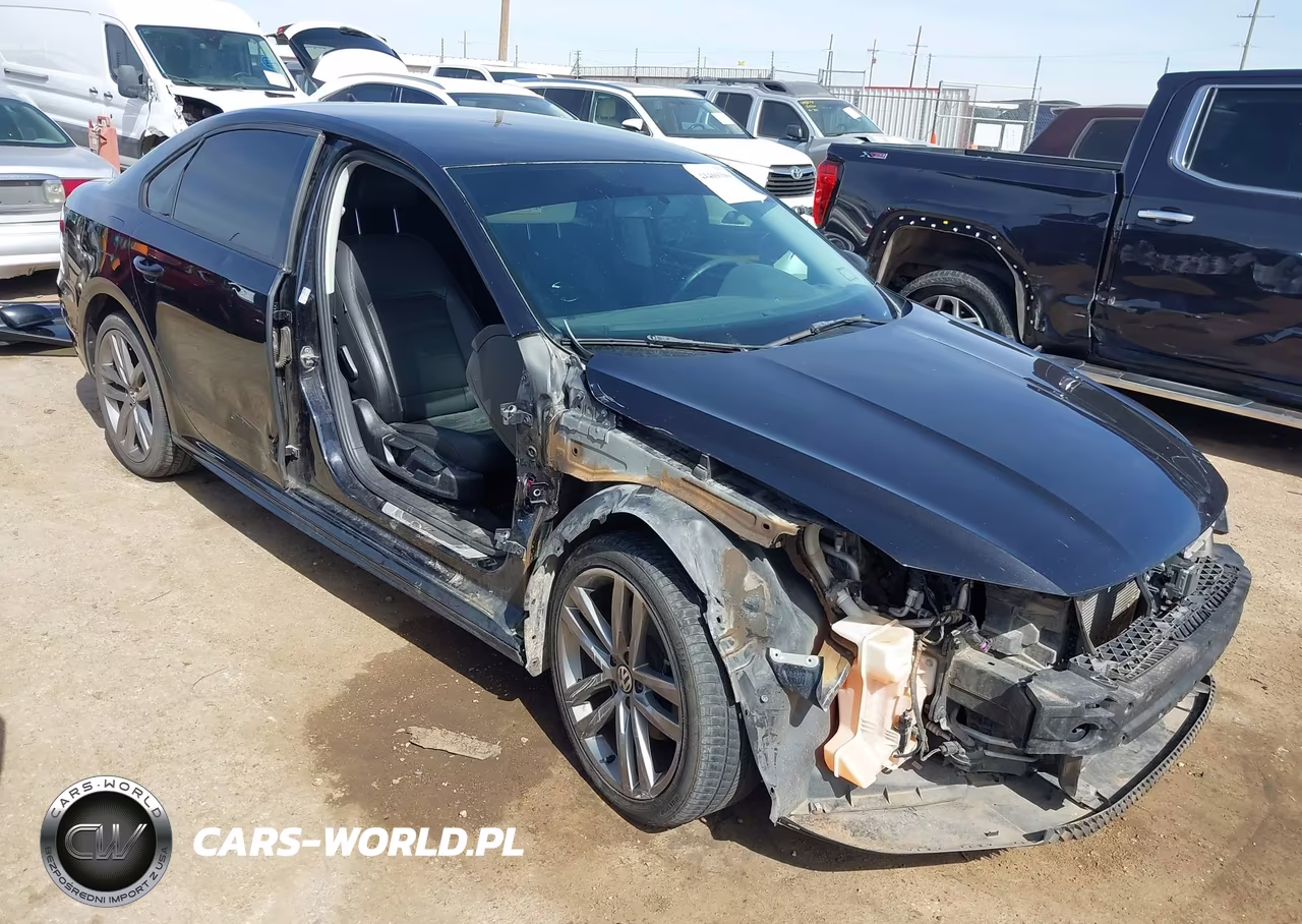 2018 Volkswagen Passat 2.0T R-Line-2.0T S