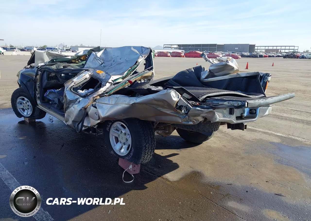 2000 Toyota Tacoma Base V6 VIN:4TAWN72N6YZ627804 - 3
