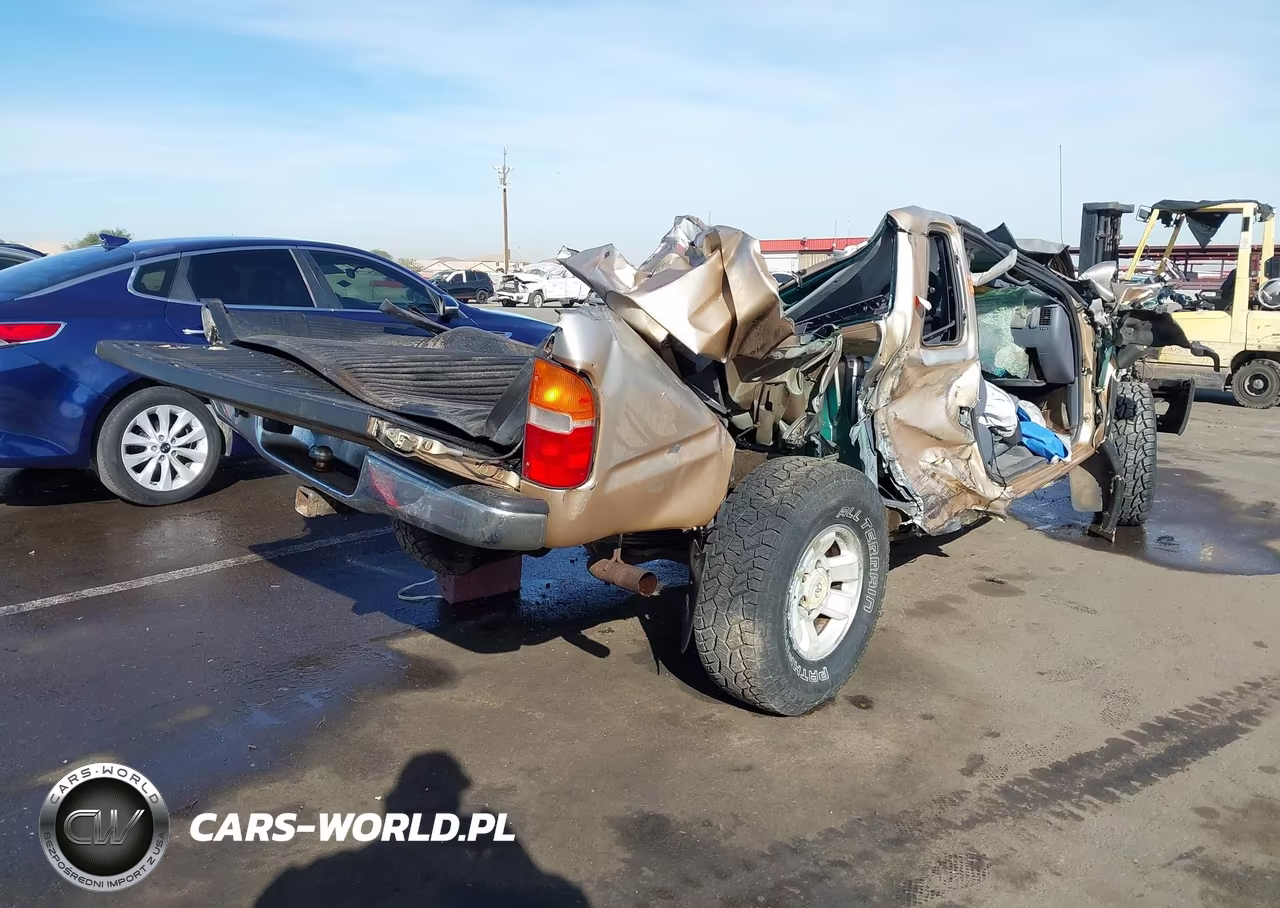 2000 Toyota Tacoma Base V6 VIN:4TAWN72N6YZ627804 - 4