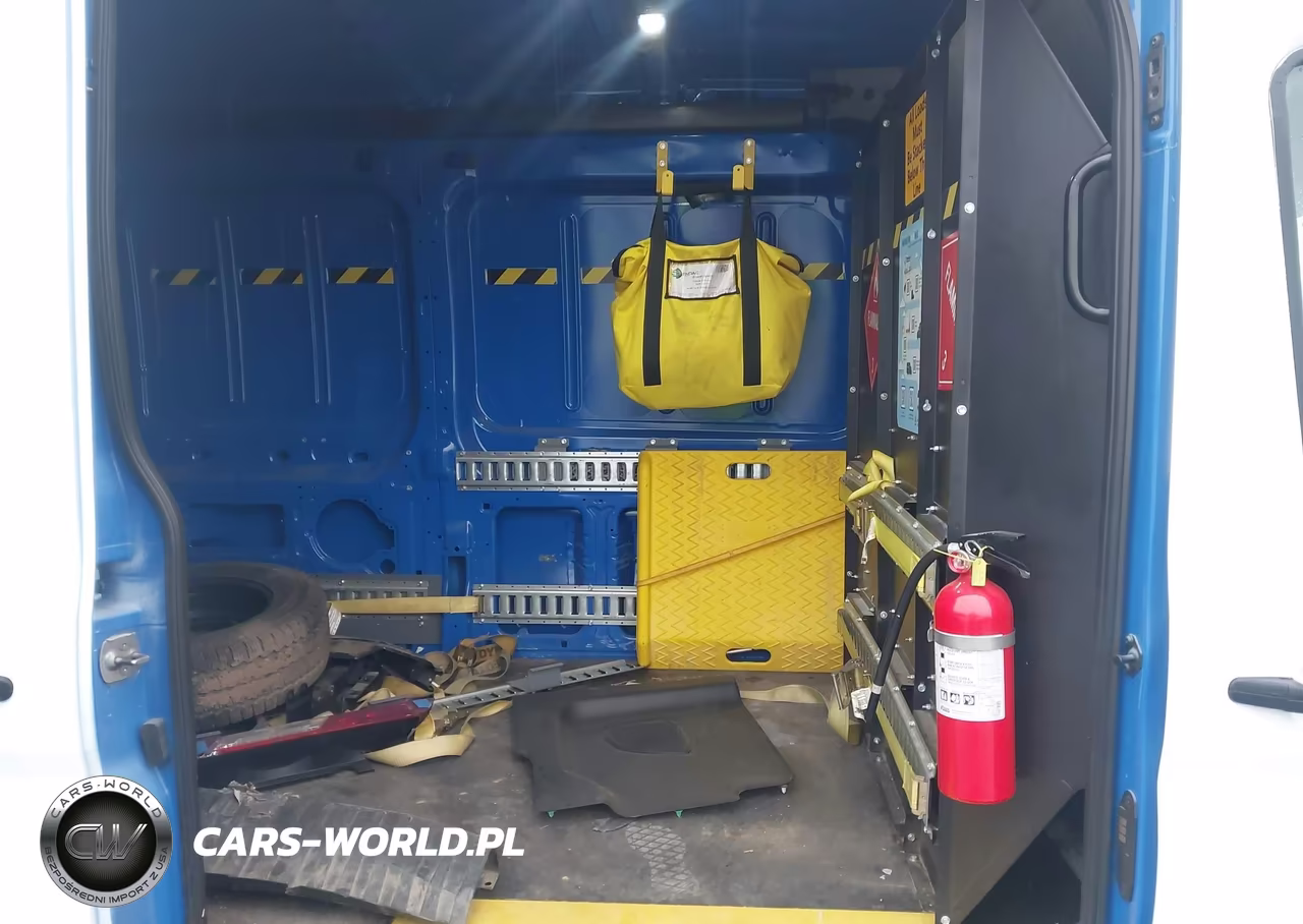 2023 Ford Transit-250 VIN:1FTBR1C8XPKB05682 - 8