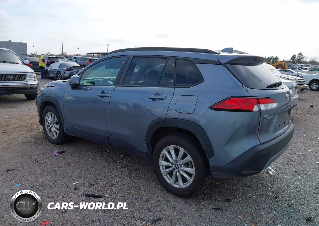 2022 Toyota Corolla Cross Le VIN:7MUCAAAG5NV034408 - 3