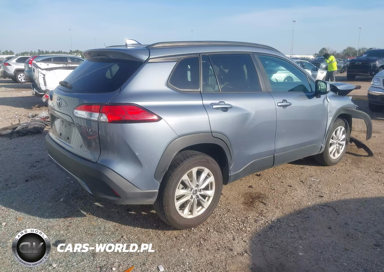 2022 Toyota Corolla Cross Le VIN:7MUCAAAG5NV034408 - 4