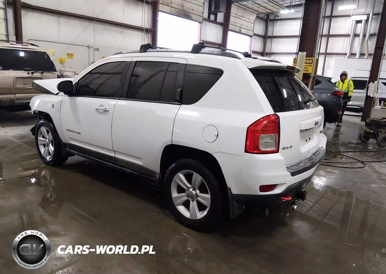 2011 Jeep Compass VIN:1J4NF1FBXBD134894 - 3