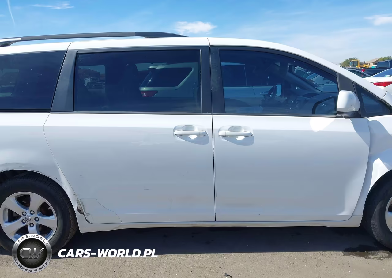 2014 Toyota Sienna Le V6 8 Passenger VIN:5TDKK3DC8ES519827 - 14