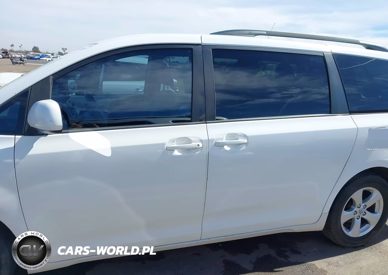 2014 Toyota Sienna Le V6 8 Passenger VIN:5TDKK3DC8ES519827 - 15