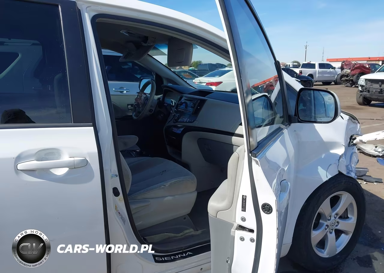 2014 Toyota Sienna Le V6 8 Passenger VIN:5TDKK3DC8ES519827 - 5